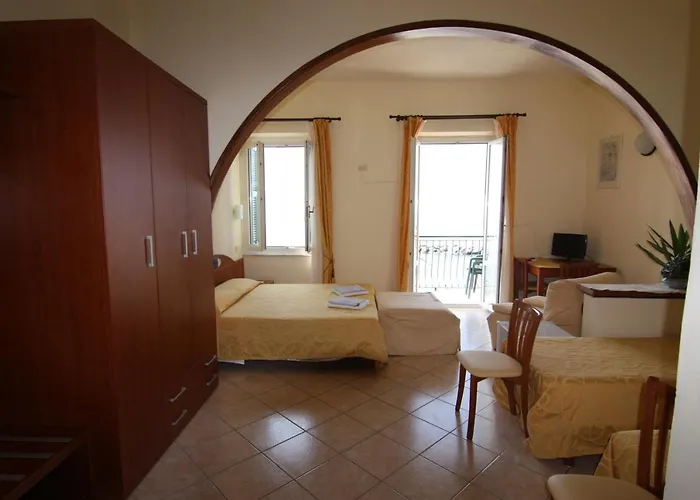 Viviani Raffaella Casa de hóspedes 3*