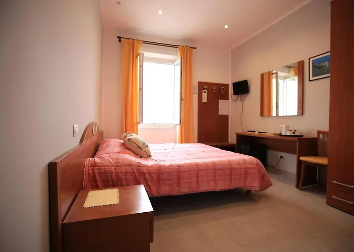 Viviani Raffaella 3* Monterosso al Mare