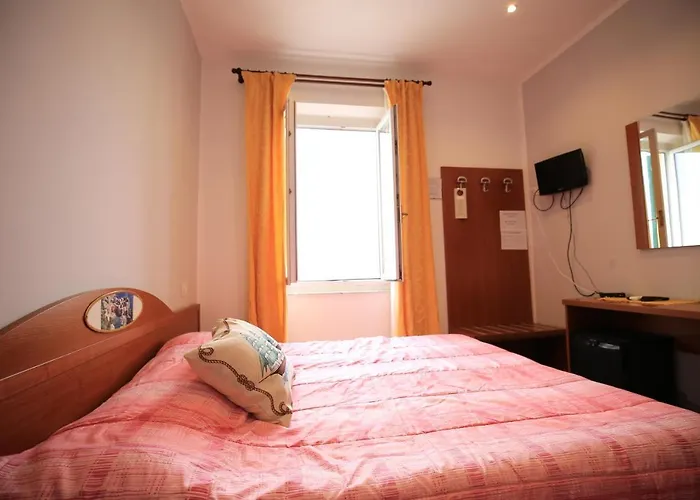 Viviani Raffaella Monterosso al Mare