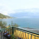 Viviani Raffaella Monterosso al Mare