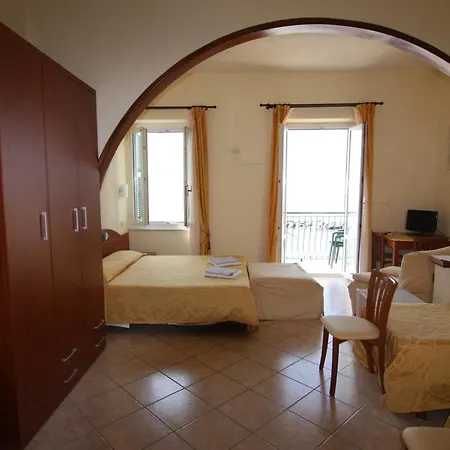 Viviani Raffaella Guest house *