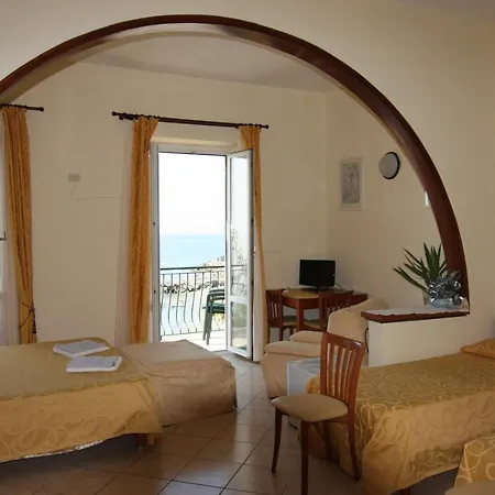 Viviani Raffaella Guest house *