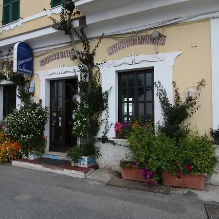 Viviani Raffaella 3* Monterosso al Mare