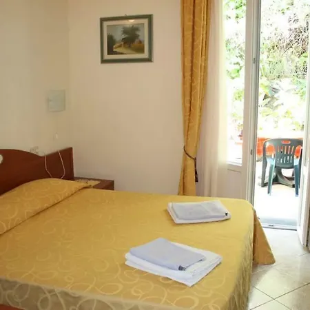 Viviani Raffaella Monterosso al Mare